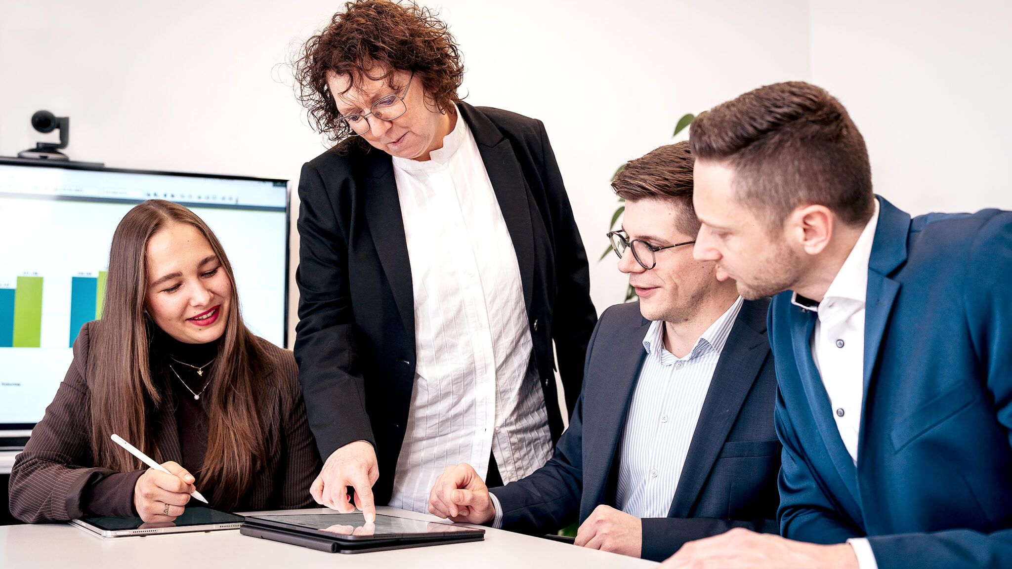 adiuvis-img-16x9-hero-18